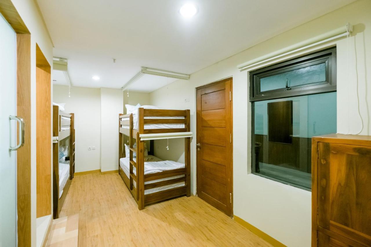 Caroline Hostel Canggu  Luaran gambar
