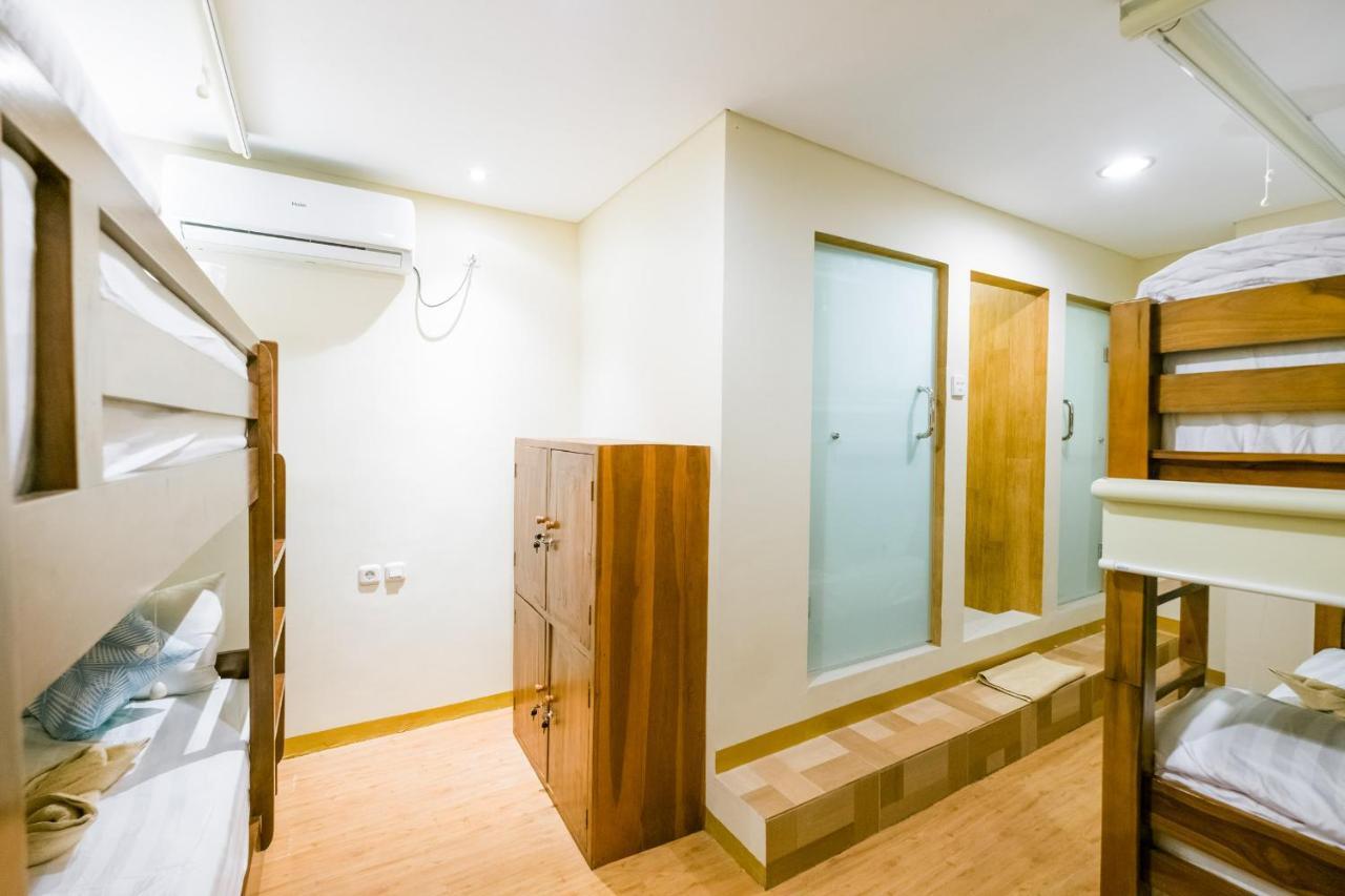 Caroline Hostel Canggu  Luaran gambar